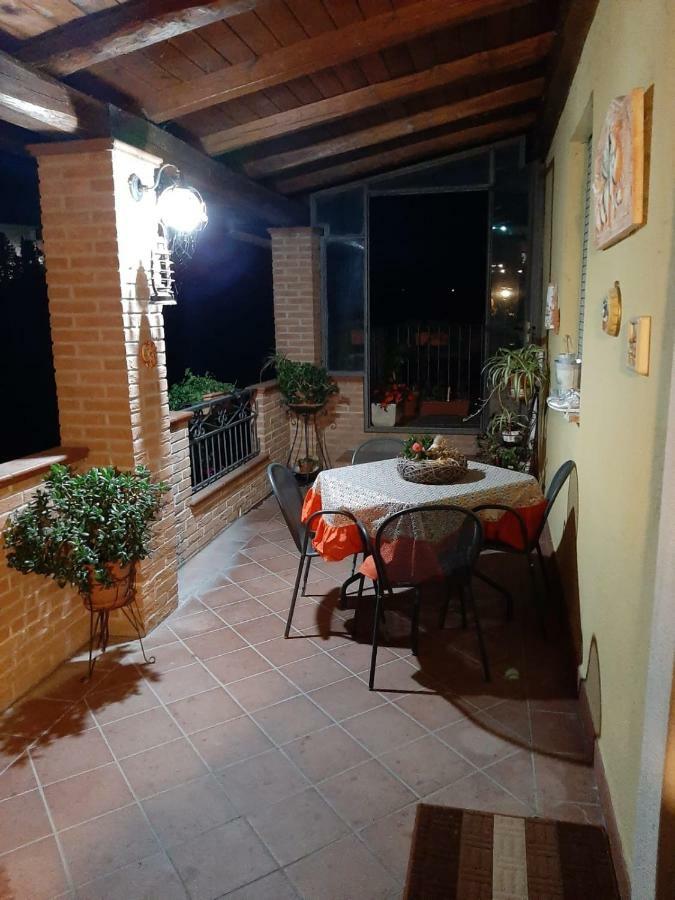הוילה Cagnano Amiterno Le Stanze Di Bacco מראה חיצוני תמונה